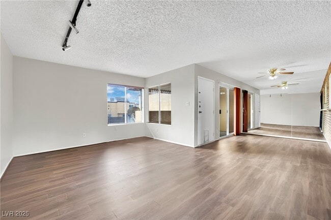 property at 1417 Hialeah Dr