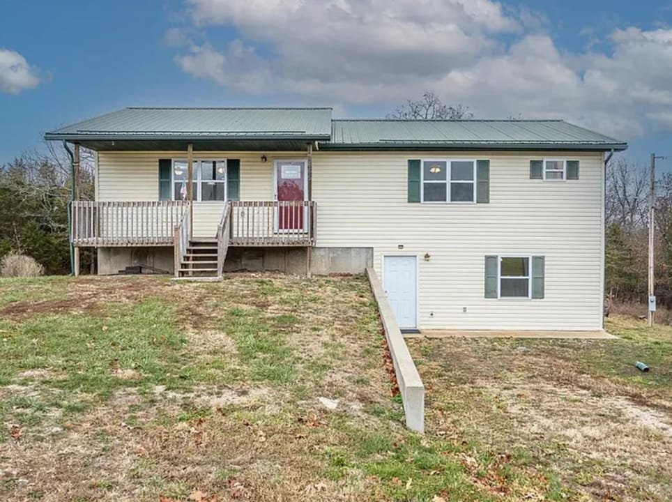 28665 Highway AB Hwy in Richland, MO - Foto de edificio