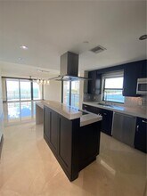 1632 S Bayshore Ct in Miami, FL - Building Photo - Building Photo