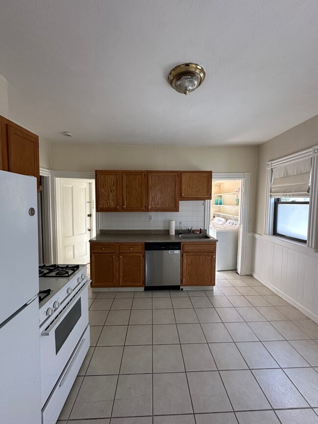 17 Cushman Rd in Boston, MA - Foto de edificio - Building Photo