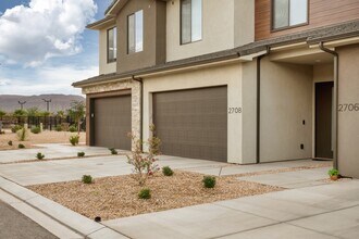 2674 Rain Tree St in Saint George, UT - Building Photo - Building Photo