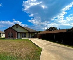 1295 Harper Trl in Lockhart, TX - Building Photo
