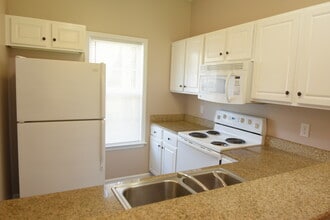 4610 McClelland Dr, Unit T-102 in Wilmington, NC - Foto de edificio - Building Photo