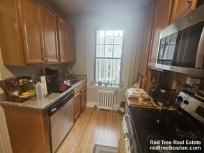 370 Chestnut Hill Ave, Unit 35 in Boston, MA - Foto de edificio - Building Photo