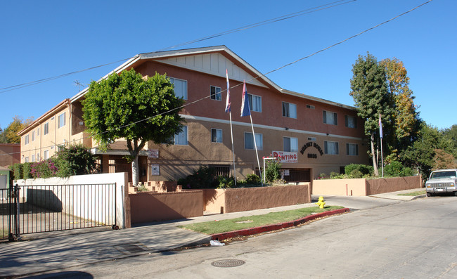 Burnet House Apartments