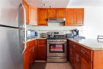 1425 Crotona Ave-Unit -1 in Bronx, NY - Foto de edificio - Building Photo