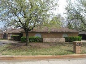 2249-2251 NW 117th St in Oklahoma City, OK - Building Photo