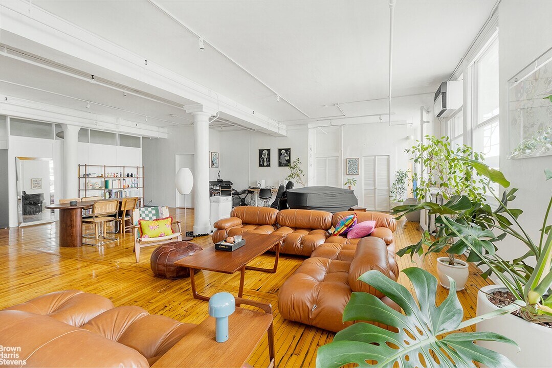 565 Broadway-Unit -8W in New York, NY - Building Photo