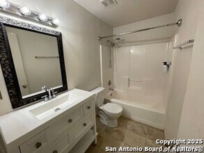 242 Bushtail Dr in New Braunfels, TX - Building Photo - Building Photo