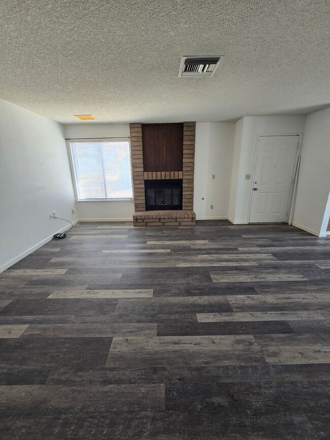 932 Kinnett Ave in Ridgecrest, CA - Building Photo - Building Photo