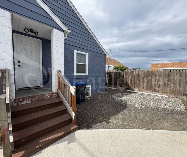 1589 E Alder St in Walla Walla, WA - Building Photo - Building Photo