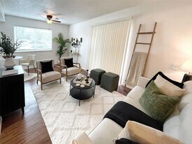 2707 Windswept Cove, Unit 101 in Austin, TX - Building Photo