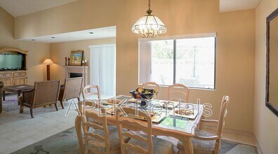 211 Canyon Cir N in Palm Springs, CA - Building Photo - Building Photo