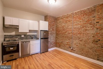 1126 E Passyunk Ave in Philadelphia, PA - Building Photo - Building Photo