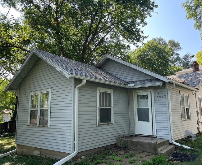 property at 2902 Peters Ave