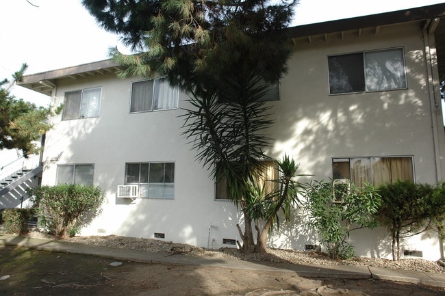 1058 Roewill Dr in San Jose, CA - Building Photo - Building Photo