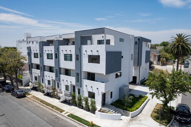 5000 W Maplewood Ave