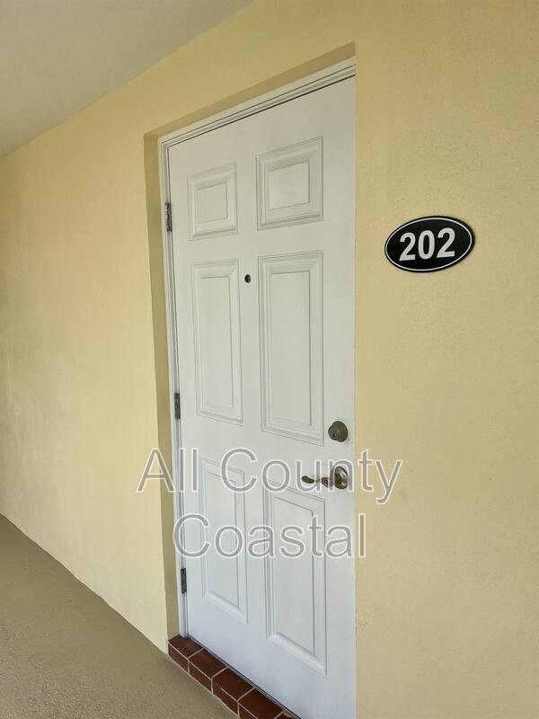 23 Colonial Club Dr in Boynton Beach, FL - Building Photo - Building Photo