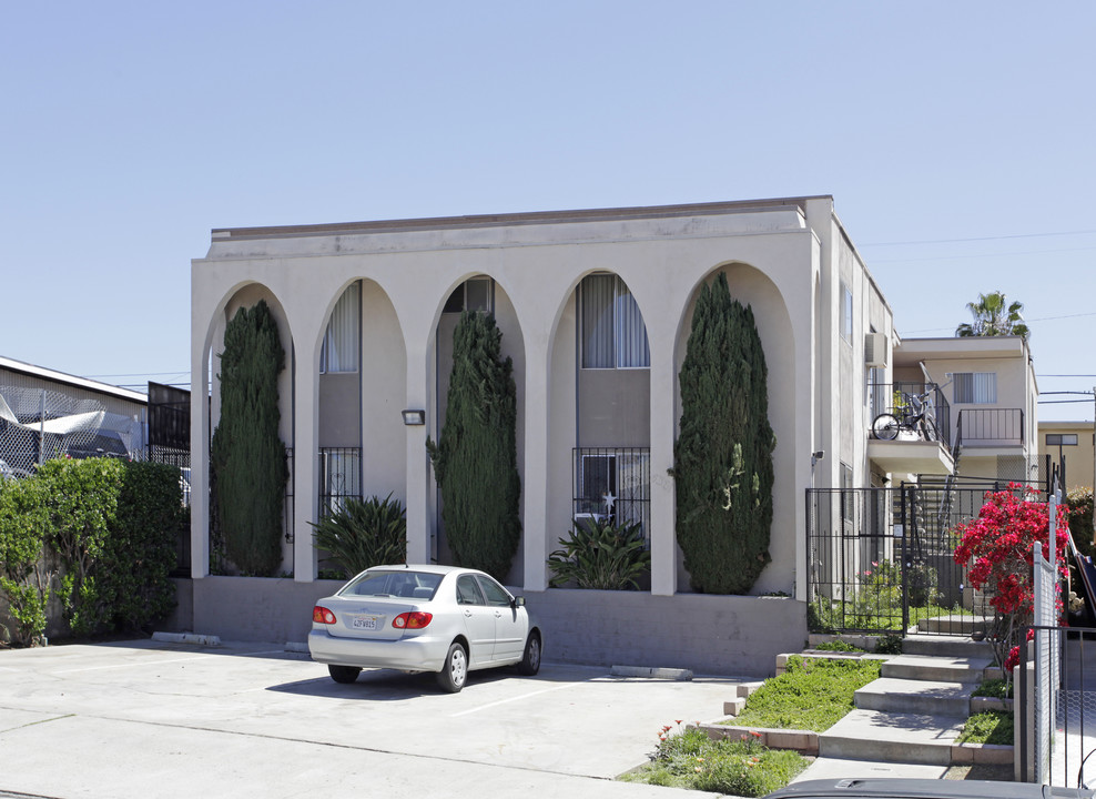 4361 Winona Ave in San Diego, CA - Building Photo