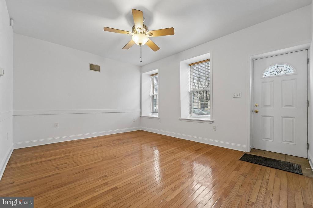 3452 Sunnyside Ave in Philadelphia, PA - Building Photo