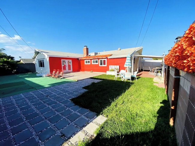 8871 Belmont St in Cypress, CA - Foto de edificio - Building Photo