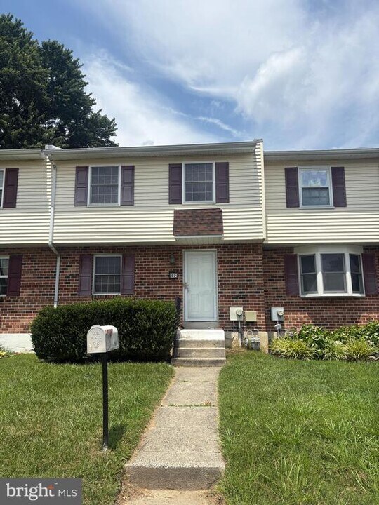 59 Colonial Cir in Aston, PA - Building Photo