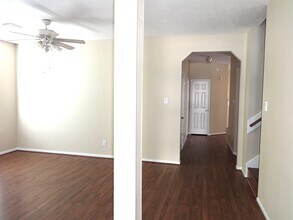 22011 Willow Shadows Dr in Tomball, TX - Building Photo - Building Photo