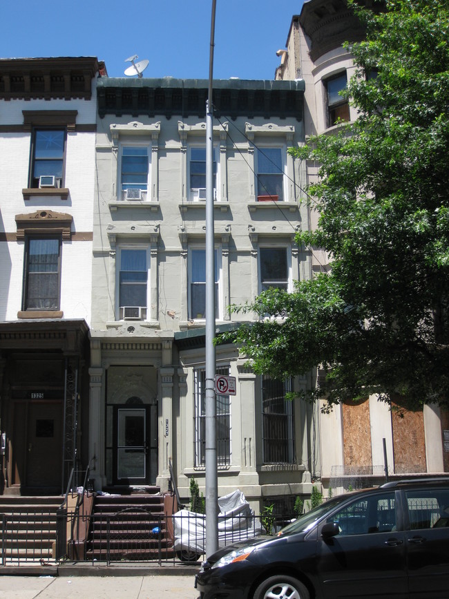 1327 Pacific St in Brooklyn, NY - Building Photo - Building Photo