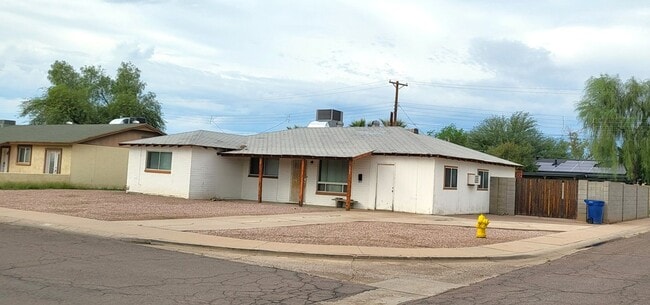 property at 1300 W 7th Pl