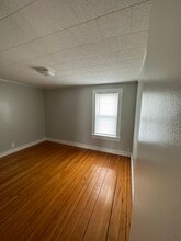 47 Davis St in Fall River, MA - Foto de edificio - Building Photo