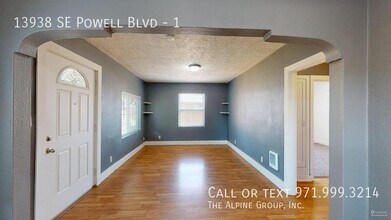 13938 SE Powell Blvd in Portland, OR - Building Photo - Building Photo