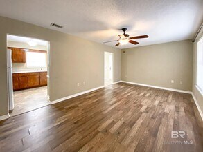 21846 Mahan Dr in Robertsdale, AL - Building Photo - Building Photo