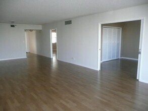 4015 W Palm Aire Dr in Pompano Beach, FL - Building Photo - Building Photo