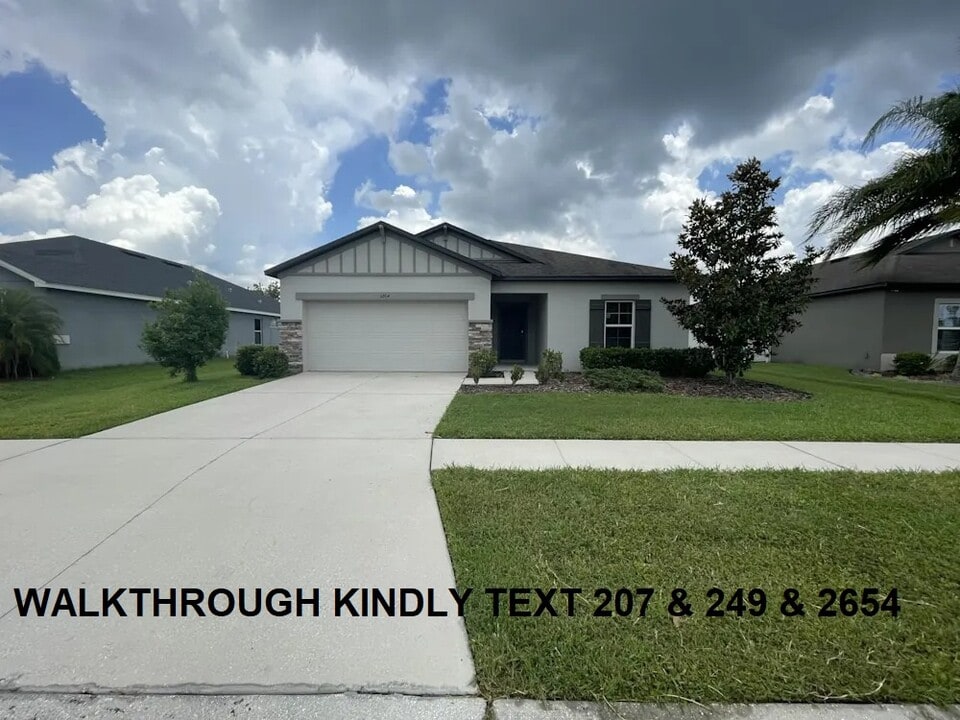 6902 Gideon Cir in Zephyrhills, FL - Building Photo