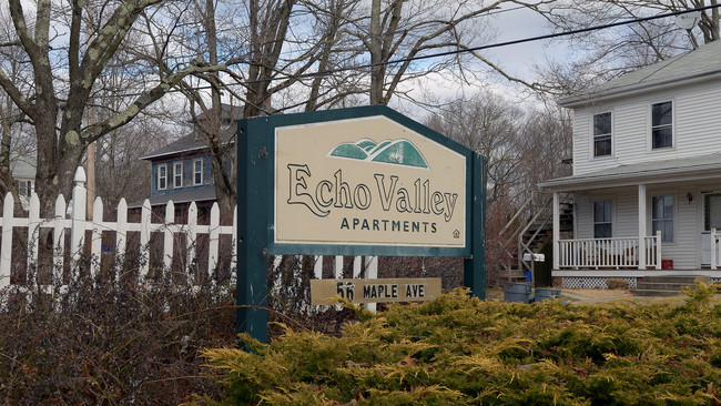 Echo Valley Apartments in West Warwick, RI - Building Photo - Building Photo