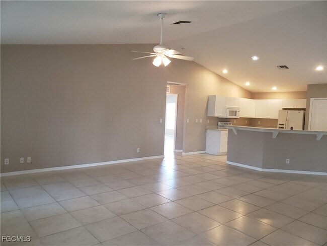 1904 NE 33rd Terrace in Cape Coral, FL - Building Photo - Building Photo