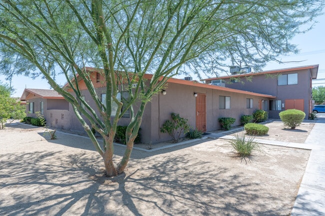 Decatur Rents Apartments in Las Vegas, NV - Building Photo - Building Photo