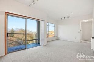 701 Columbia St in Vancouver, WA - Building Photo