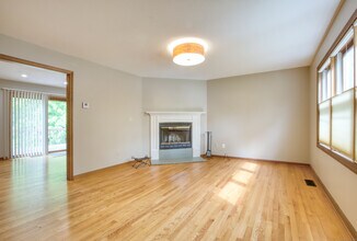 10 Clancy Rd in Branford, CT - Building Photo - Building Photo