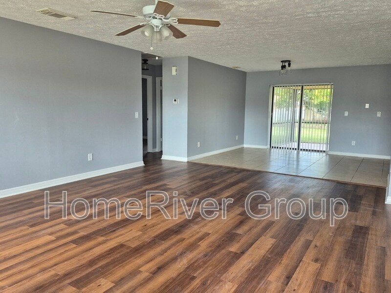 1449 SE Barker Ln in Port St. Lucie, FL - Building Photo