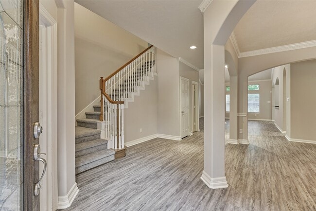 property at 7 Raindance Ct