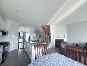 121 Ocala St in Ottawa, ON - Building Photo - Building Photo