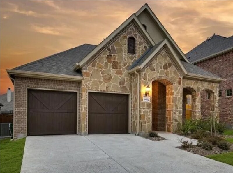 10632 Helen Dr in Frisco, TX - Foto de edificio