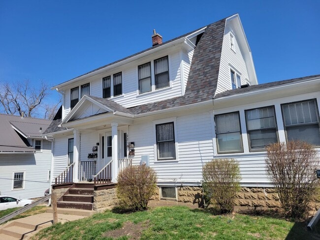 2216 Merner Ave in Cedar Falls, IA - Building Photo - Building Photo