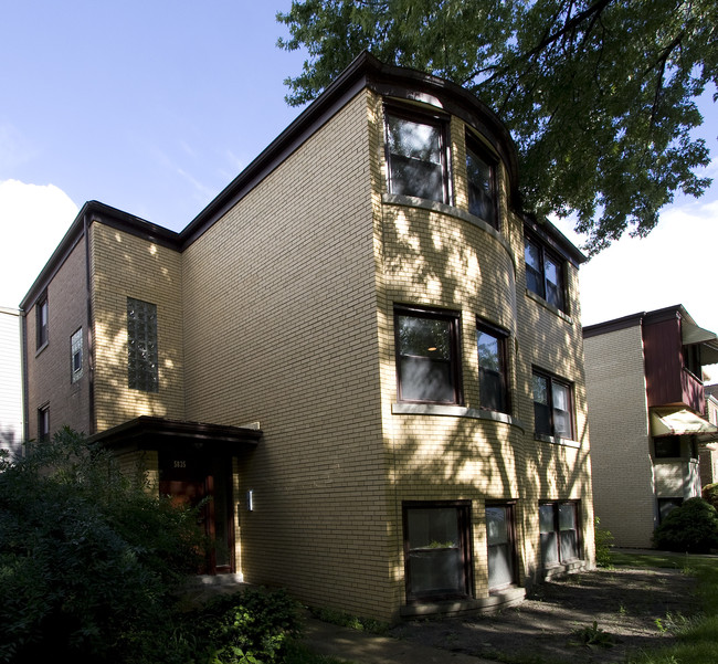 5835 N Cicero Ave in Chicago, IL - Building Photo - Building Photo