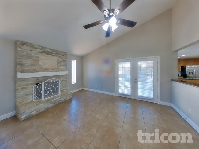 9026 N 64th Dr in Glendale, AZ - Foto de edificio - Building Photo