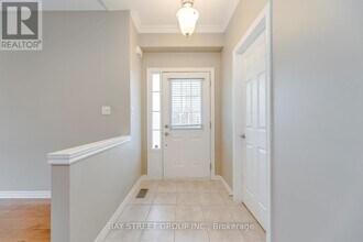 5218 Garland Crescent in Burlington, ON - Building Photo - Building Photo