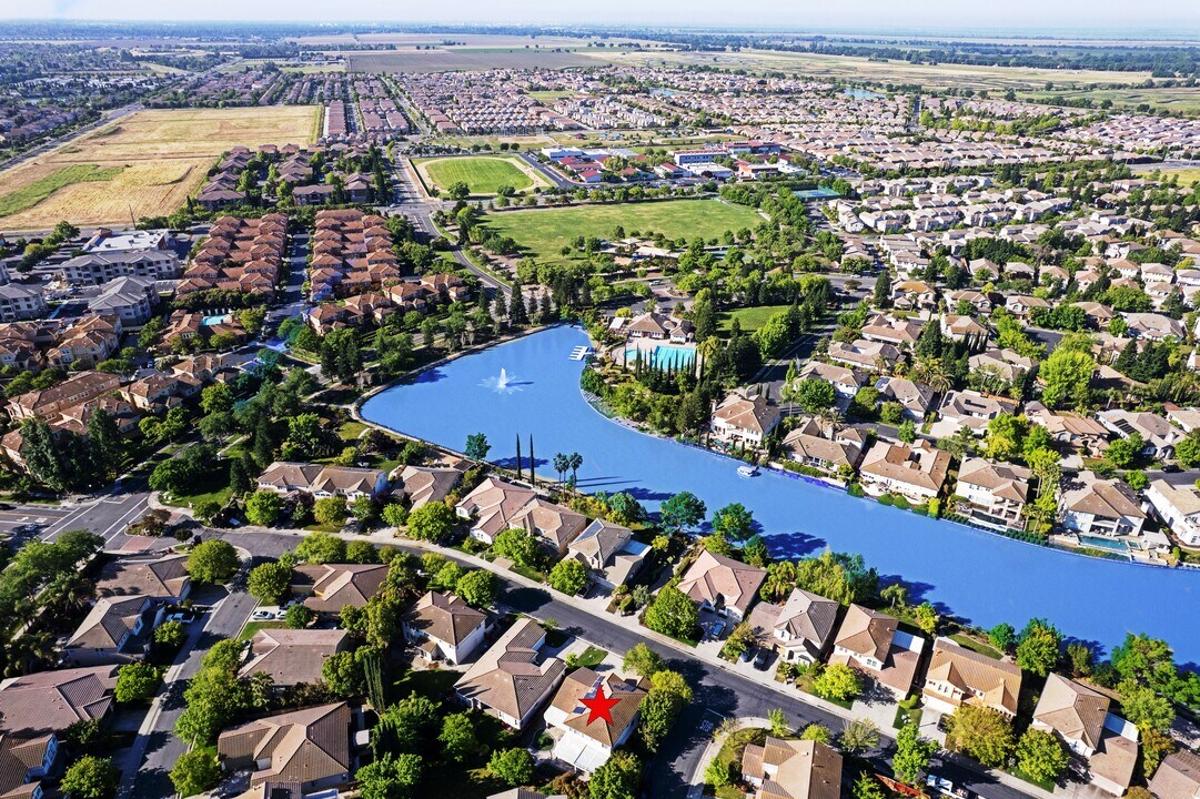 171 Vista Cove Cir in Sacramento, CA - Building Photo