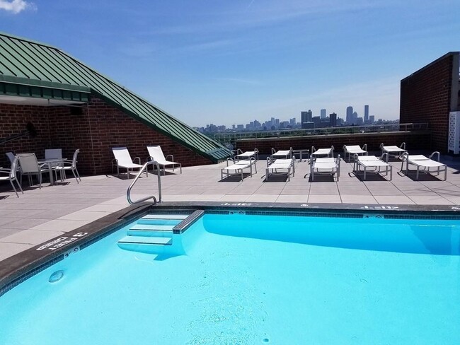 15 North Beacon St, Unit 402 in Boston, MA - Foto de edificio - Building Photo