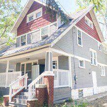 937 Lawton St in Akron, OH - Building Photo - Building Photo